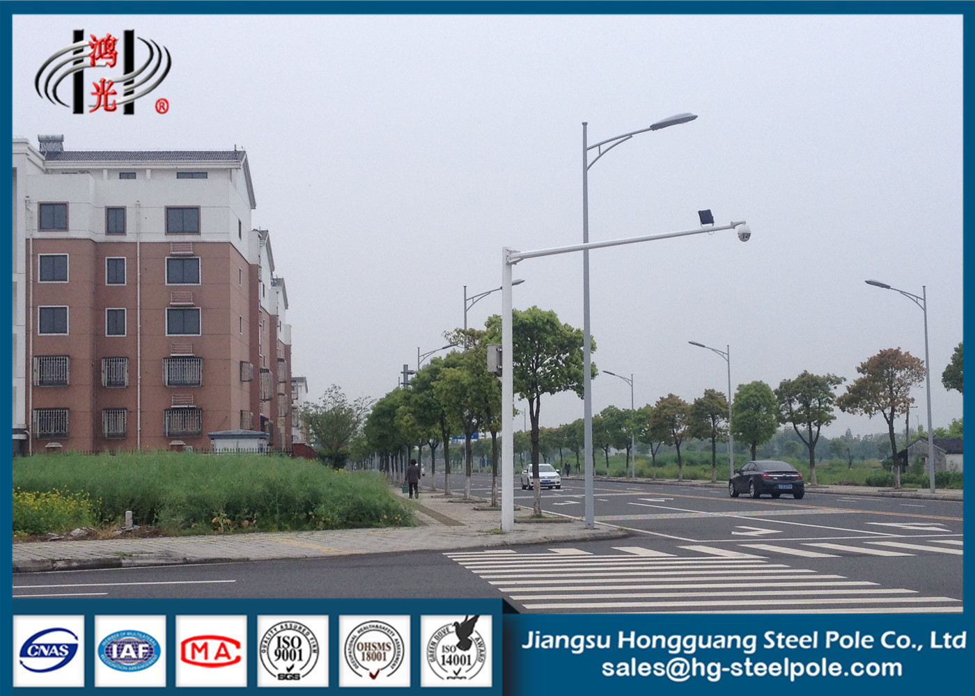 Cámara CCTV revestida poste del brazo del proyecto los 8m del monitor del tráfico de la travesía de camino del polvo sola